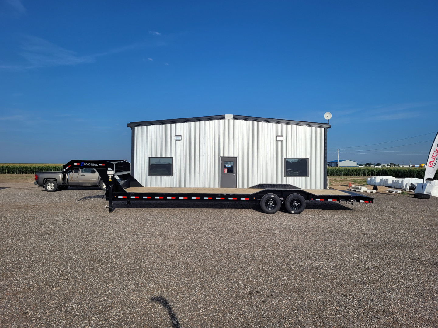 New 2025 Load Trail 102"X32' Gooseneck Carhauler Trailer