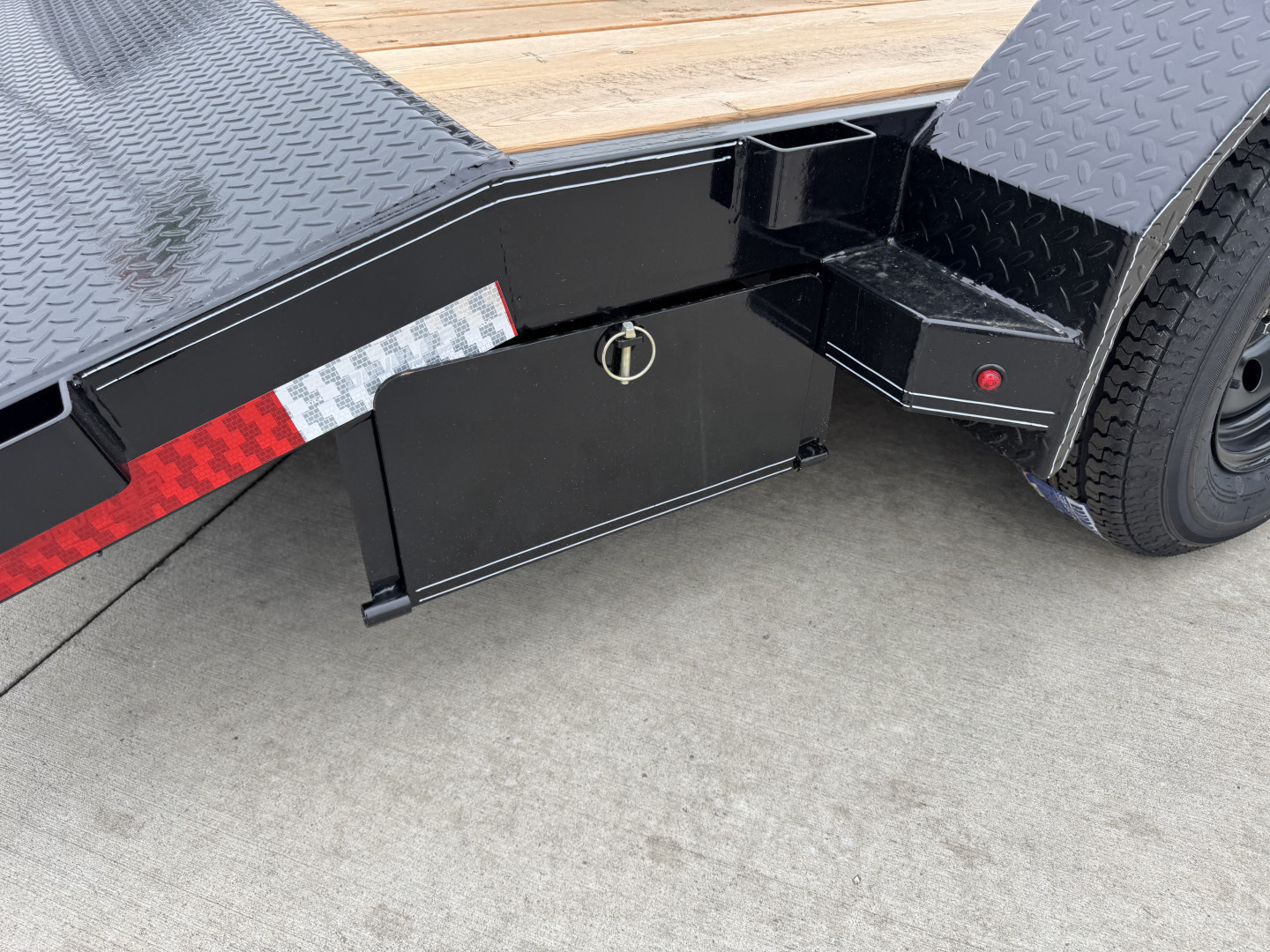 New NEW 2026 Double A 16’x83” flatbed Trailer 2-3500 lb axles=7K, dovetail, Slide In Ramps