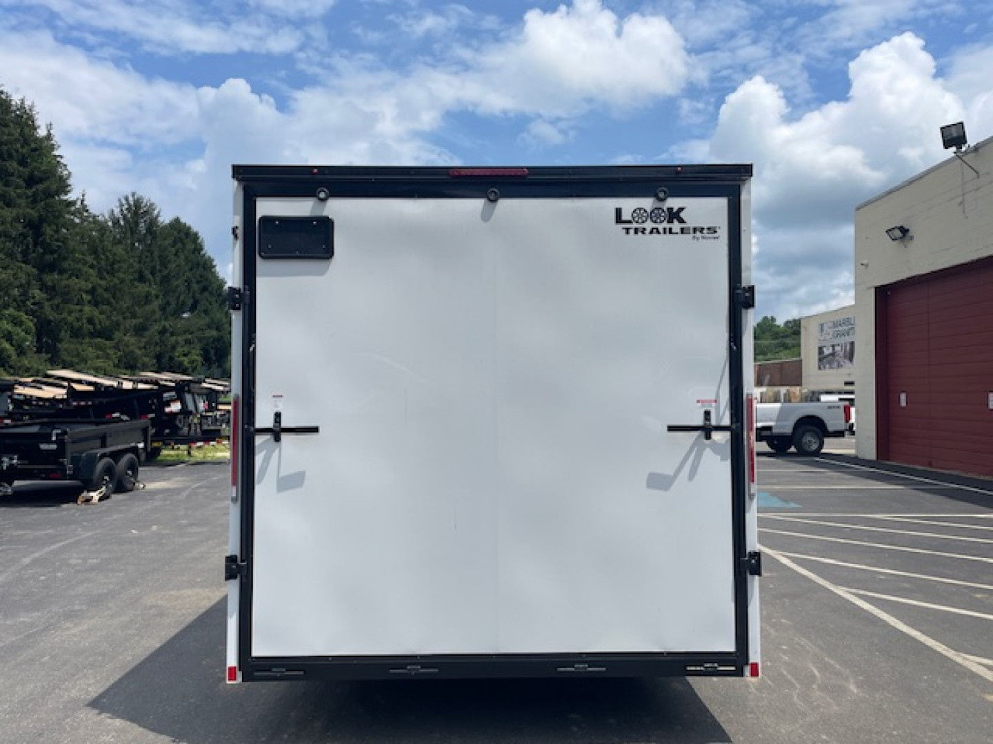 New END OF THE YEAR CLEARANCE SALE***8.5 x 24 LOOK Element Se 10k Enclosed Car Trailer***Blackout Package