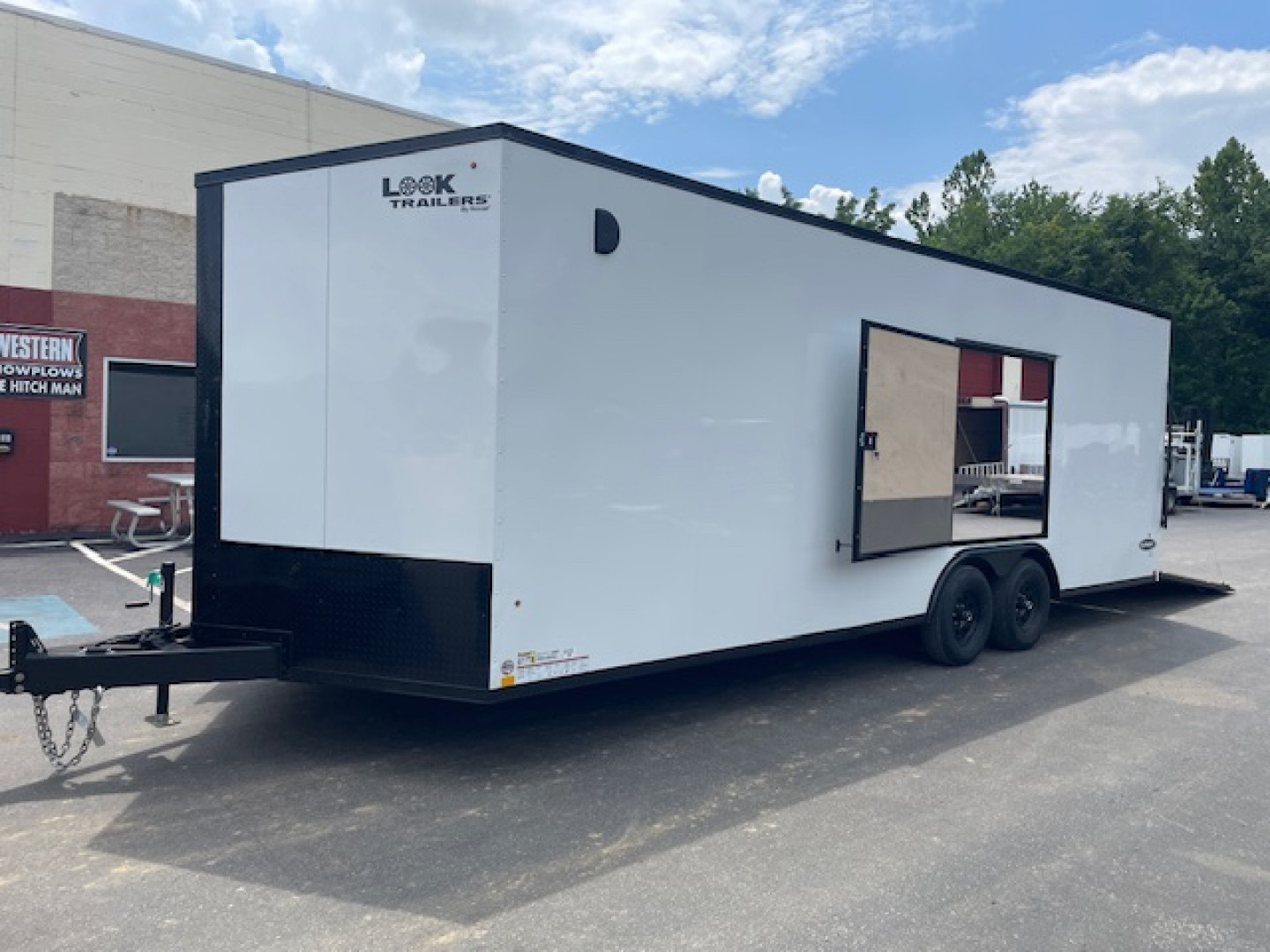 New END OF THE YEAR CLEARANCE SALE***8.5 x 24 LOOK Element Se 10k Enclosed Car Trailer***Blackout Package