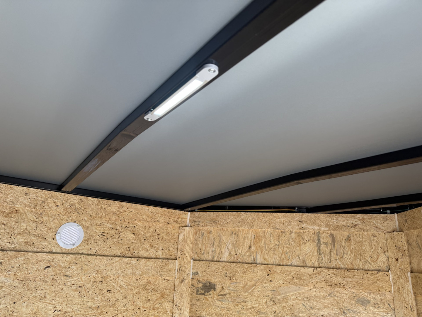 New TX5X8SA TEXAS TRAILERS 5' X 8' CARGO / ENCLOSED TRAILER W/ DOUBLE REAR DOORS & SIDE DOOR