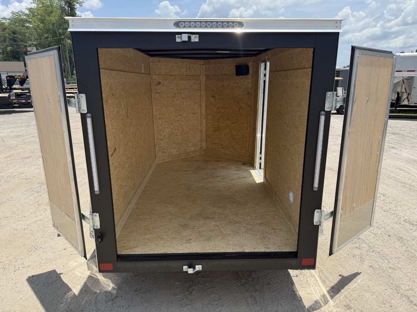 New TX5X8SA TEXAS TRAILERS 5' X 8' CARGO / ENCLOSED TRAILER W/ DOUBLE REAR DOORS & SIDE DOOR