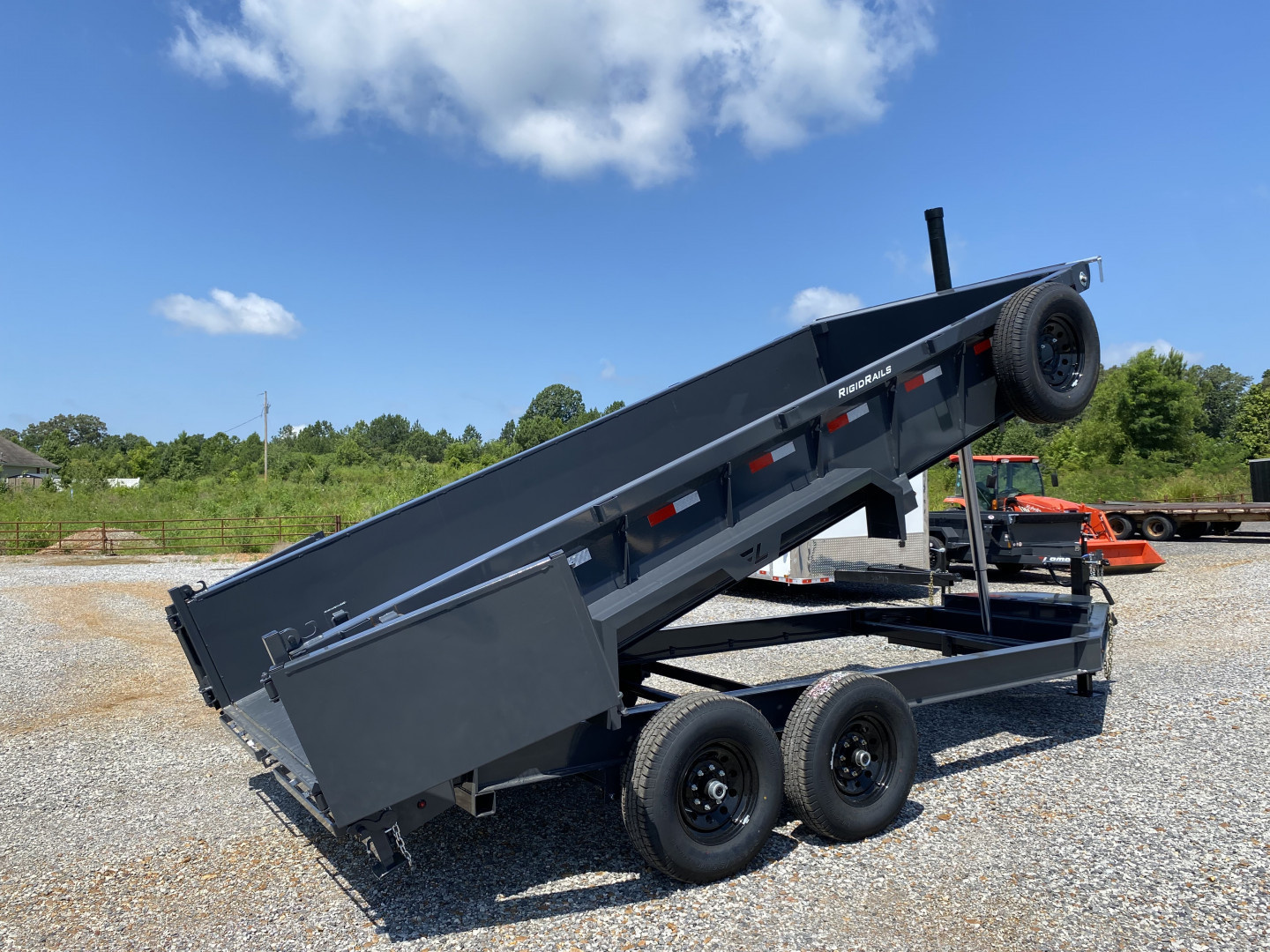 New 2026 Lamar Dump Trailer | 83" x 16' 14K GVWR