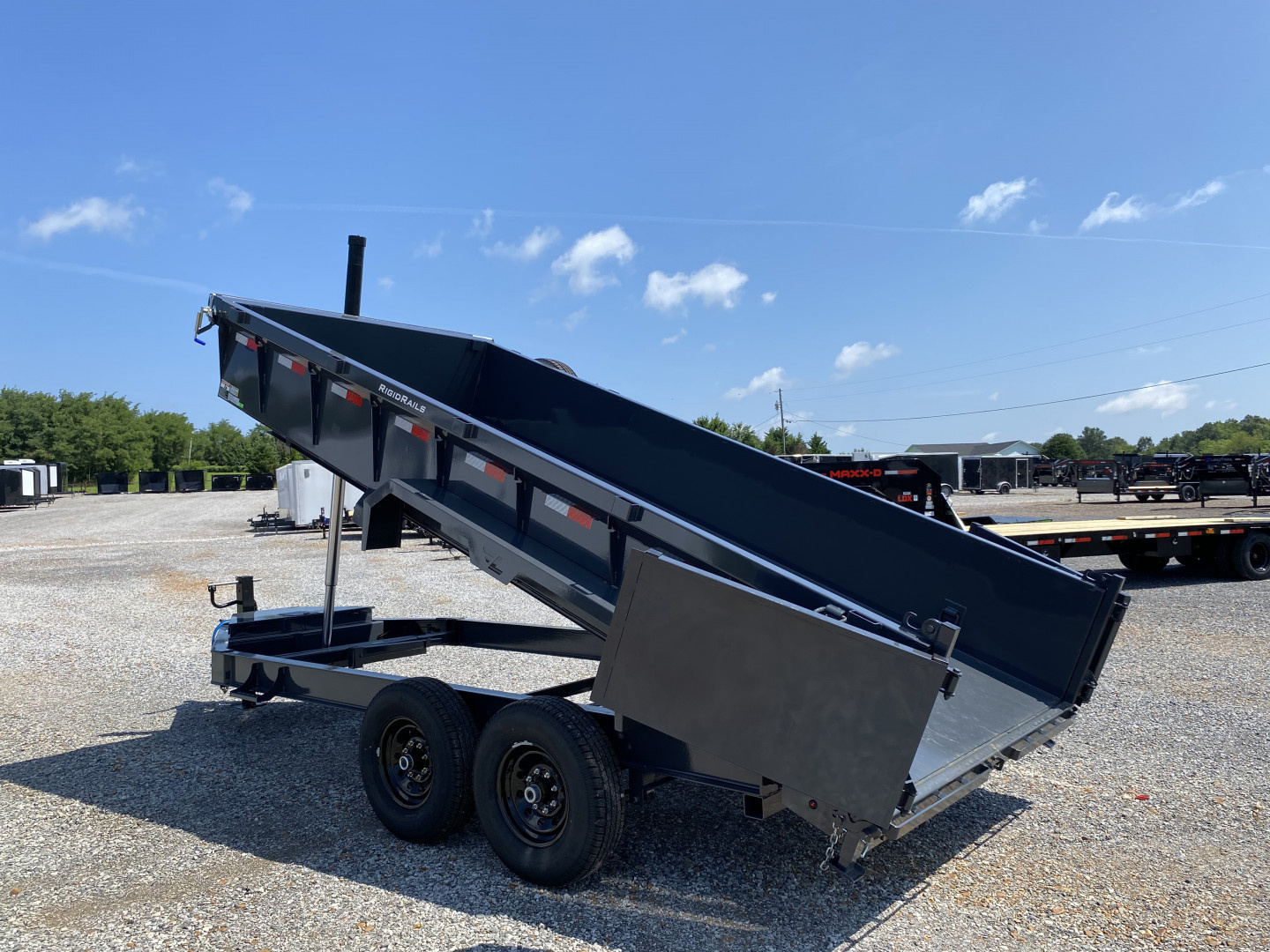 New 2026 Lamar Dump Trailer | 83" x 16' 14K GVWR