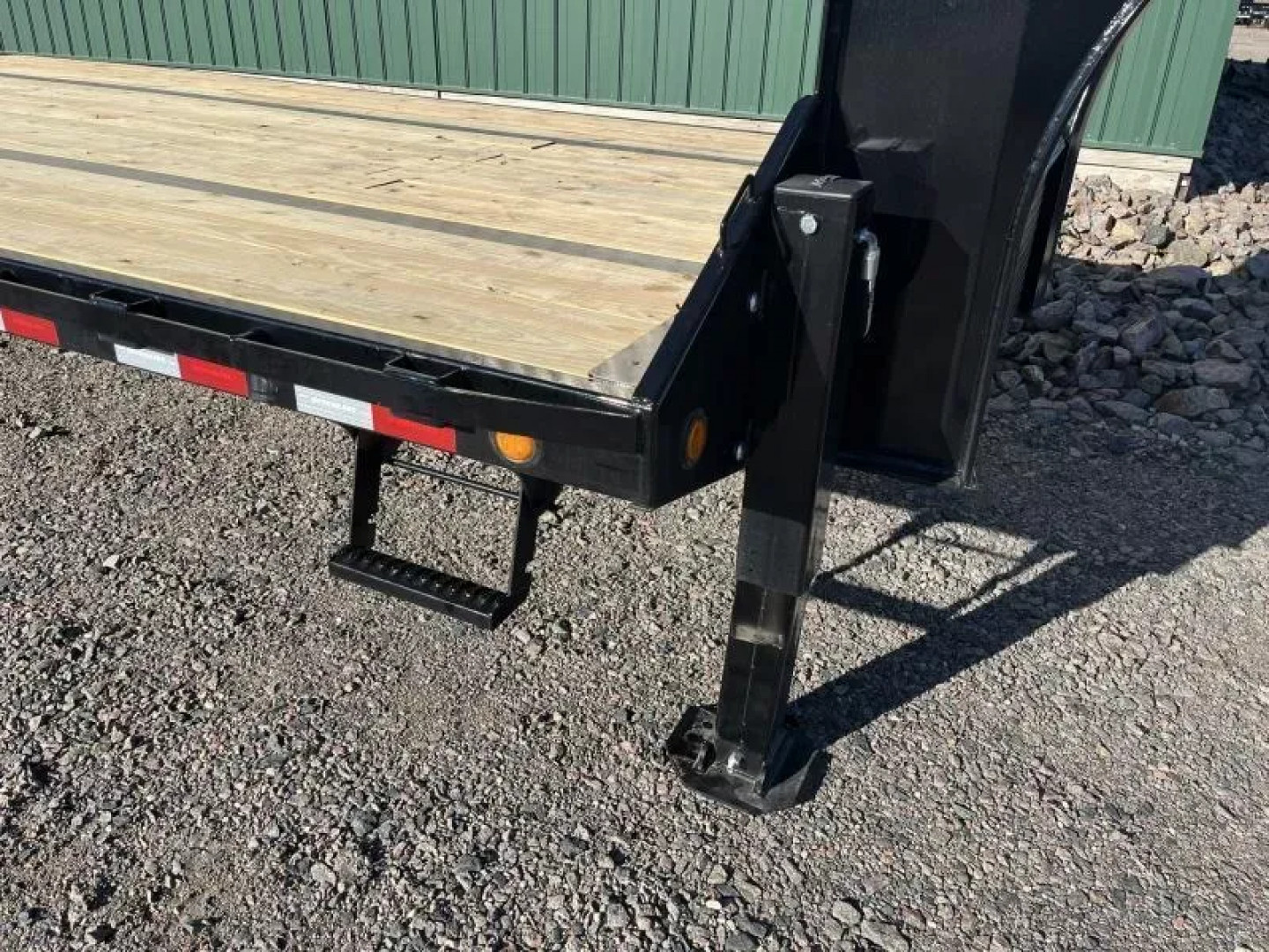 New 2026 34' 25.9k PJ Low-Pro with Hydraulic Dove Trailer