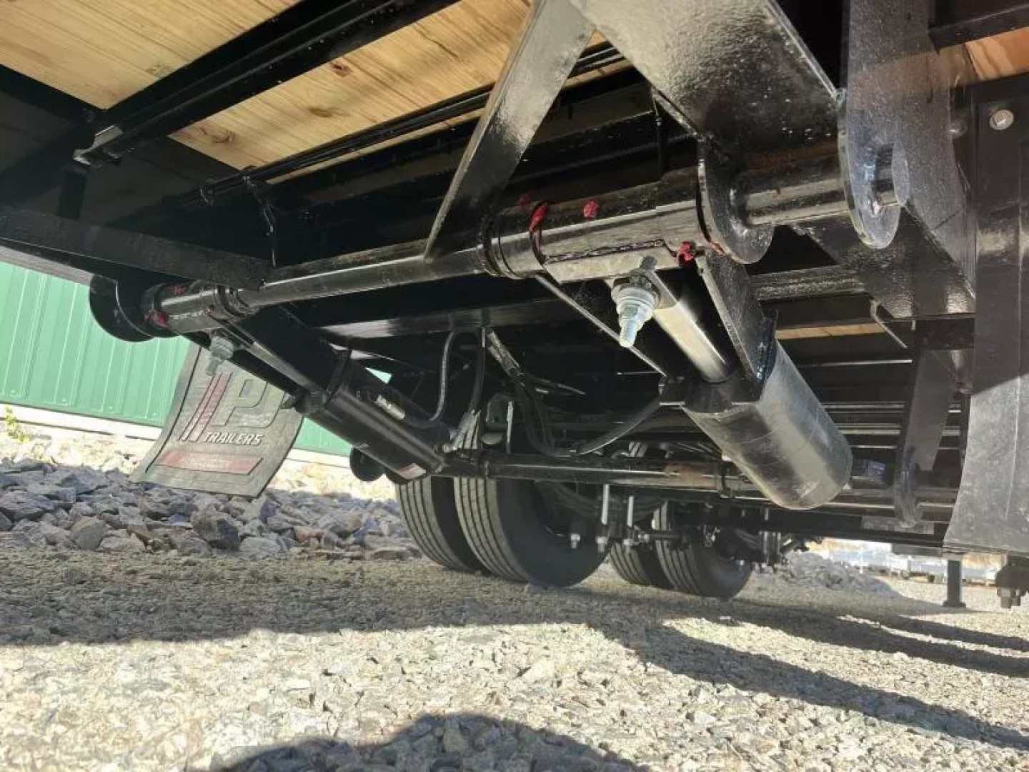 New 2026 34' 25.9k PJ Low-Pro with Hydraulic Dove Trailer