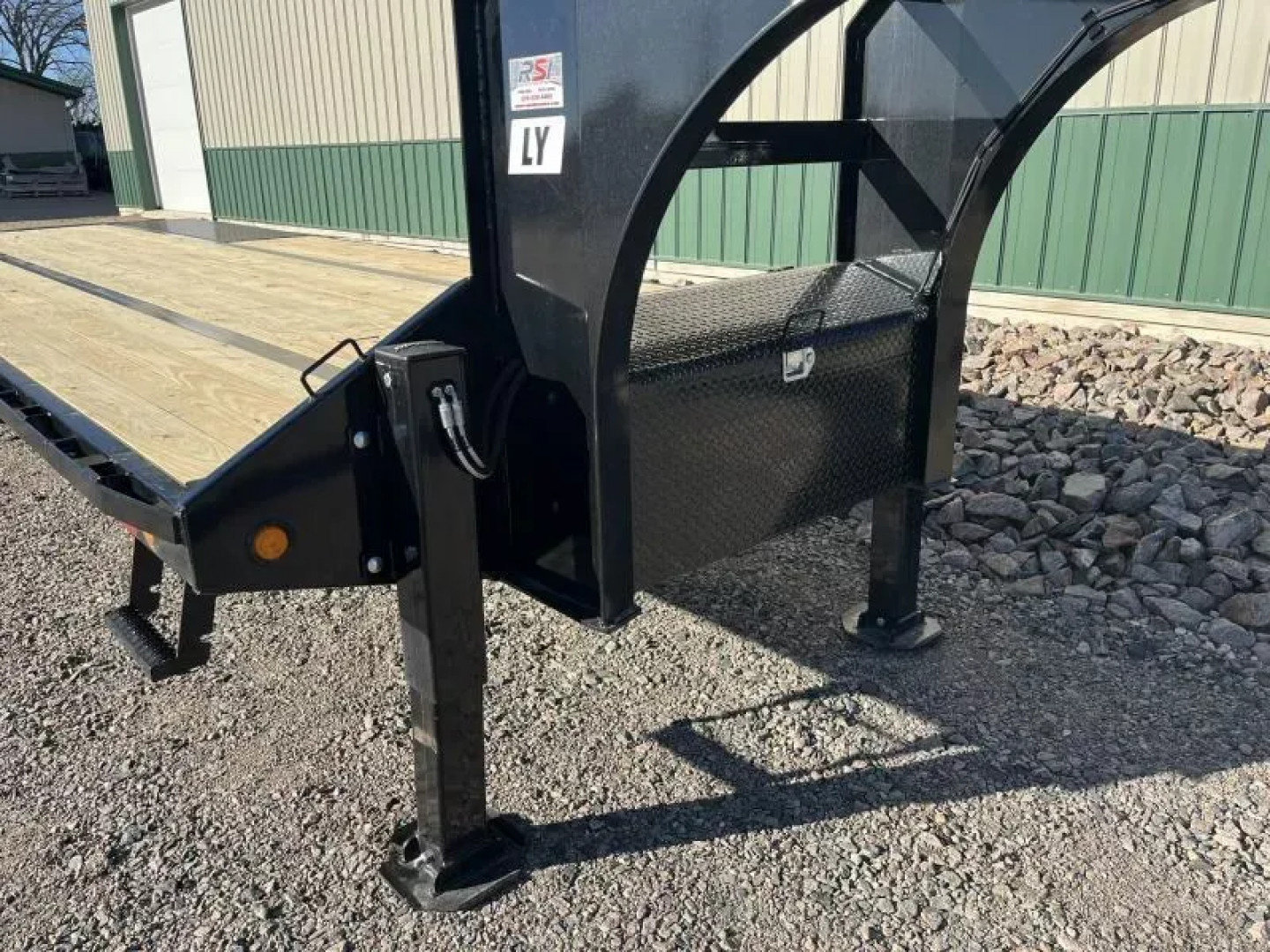 New 2026 34' 25.9k PJ Low-Pro with Hydraulic Dove Trailer