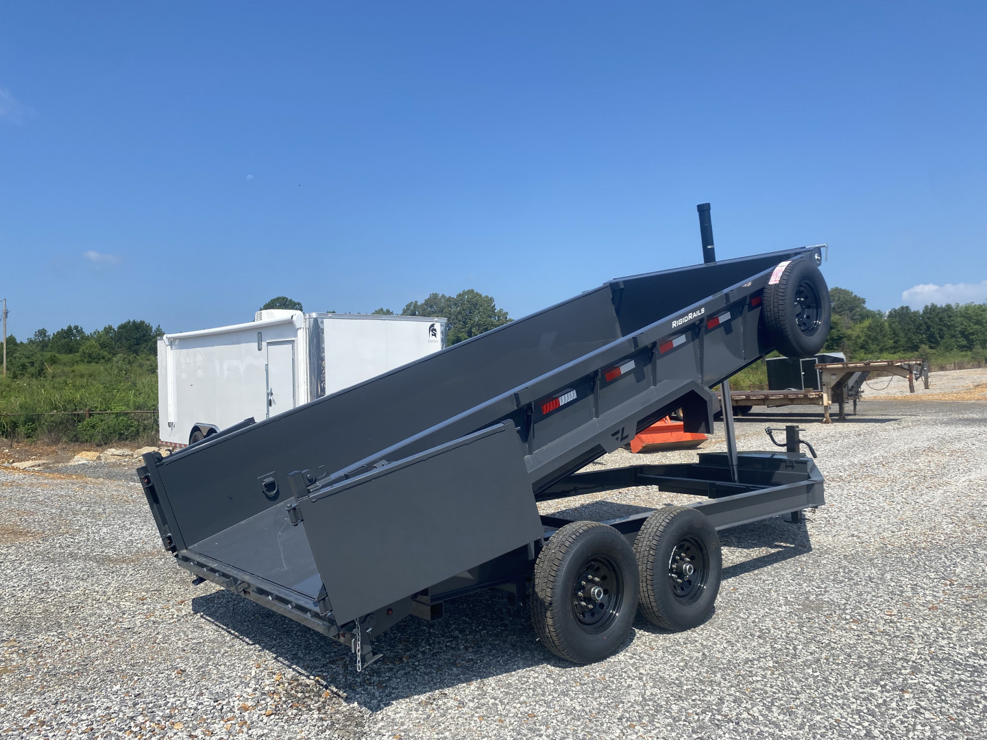 New 2026 Lamar 83" x 16' 14k Telescopic Dump Trailer