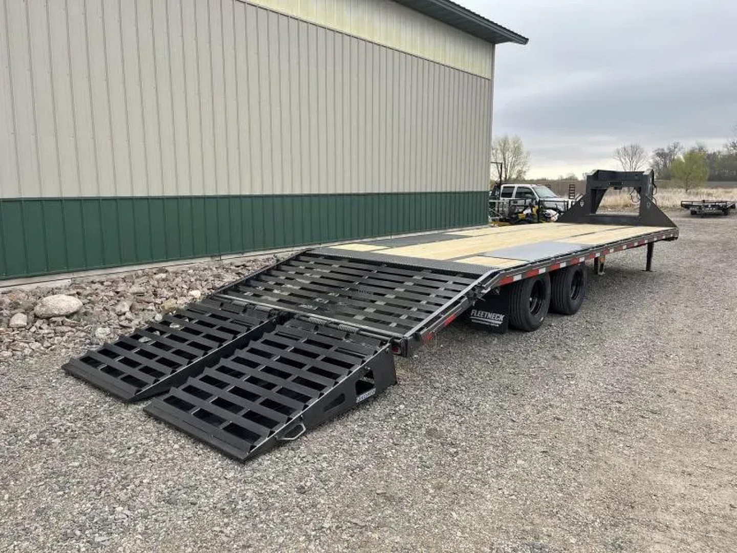 New 2025 30' Diamond C FMAX210 Gooseneck Flatbed Trailer