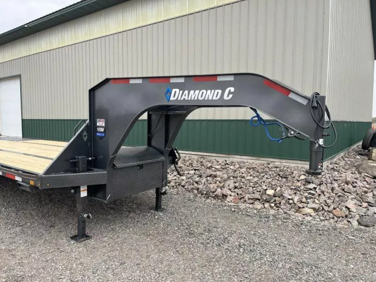 New 2025 30' Diamond C FMAX210 Gooseneck Flatbed Trailer