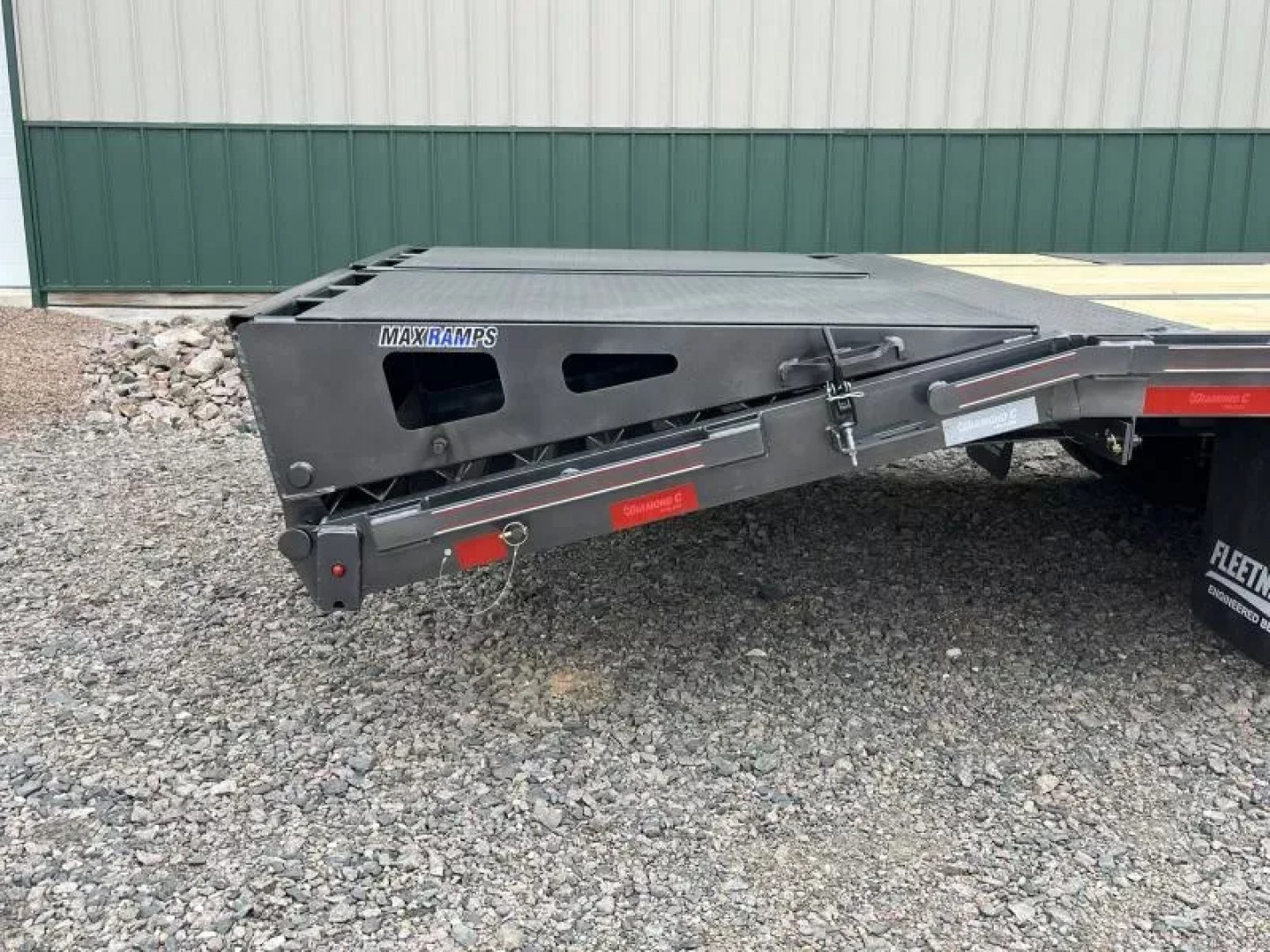 New 2025 30' Diamond C FMAX210 Gooseneck Flatbed Trailer