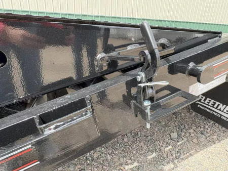 New 2025 32' Diamond C FMAX210 Flatbed Trailer