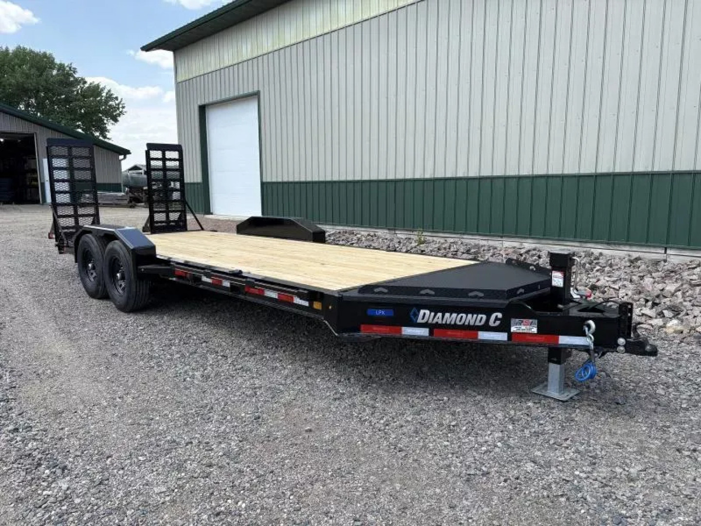 New 2025 20' 14.9k Diamond C LPX207 Equipment Trailer