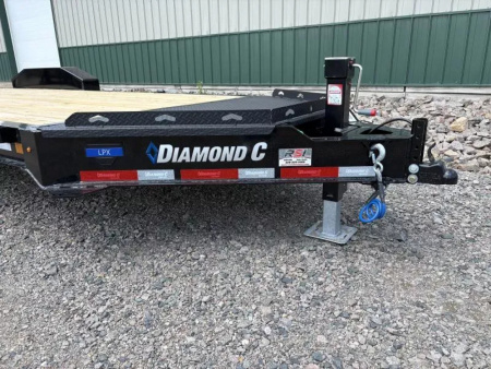 New 2025 20' 14.9k Diamond C LPX207 Equipment Trailer