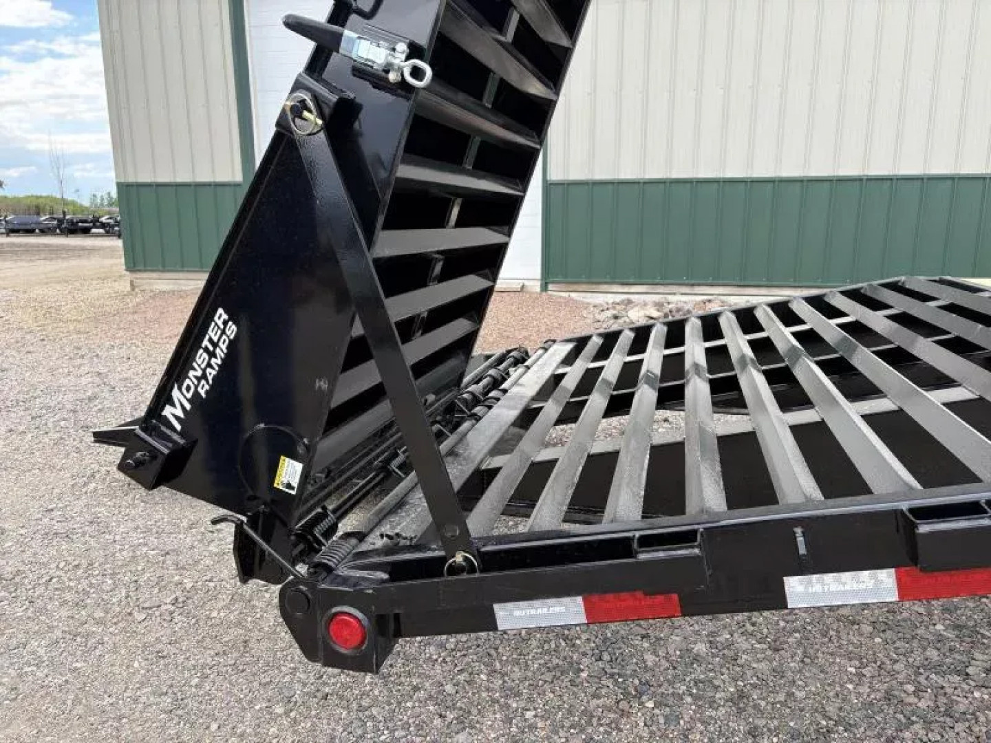 New 2026 32' PJ Low-Pro Gooseneck Trailer - 12k Axles - Hyd Jacks