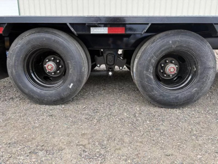 New 2026 32' PJ Low-Pro Gooseneck Trailer - 12k Axles - Hyd Jacks