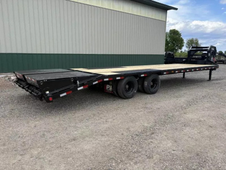 New 2026 32' PJ Low-Pro Gooseneck Trailer - 12k Axles - Hyd Jacks