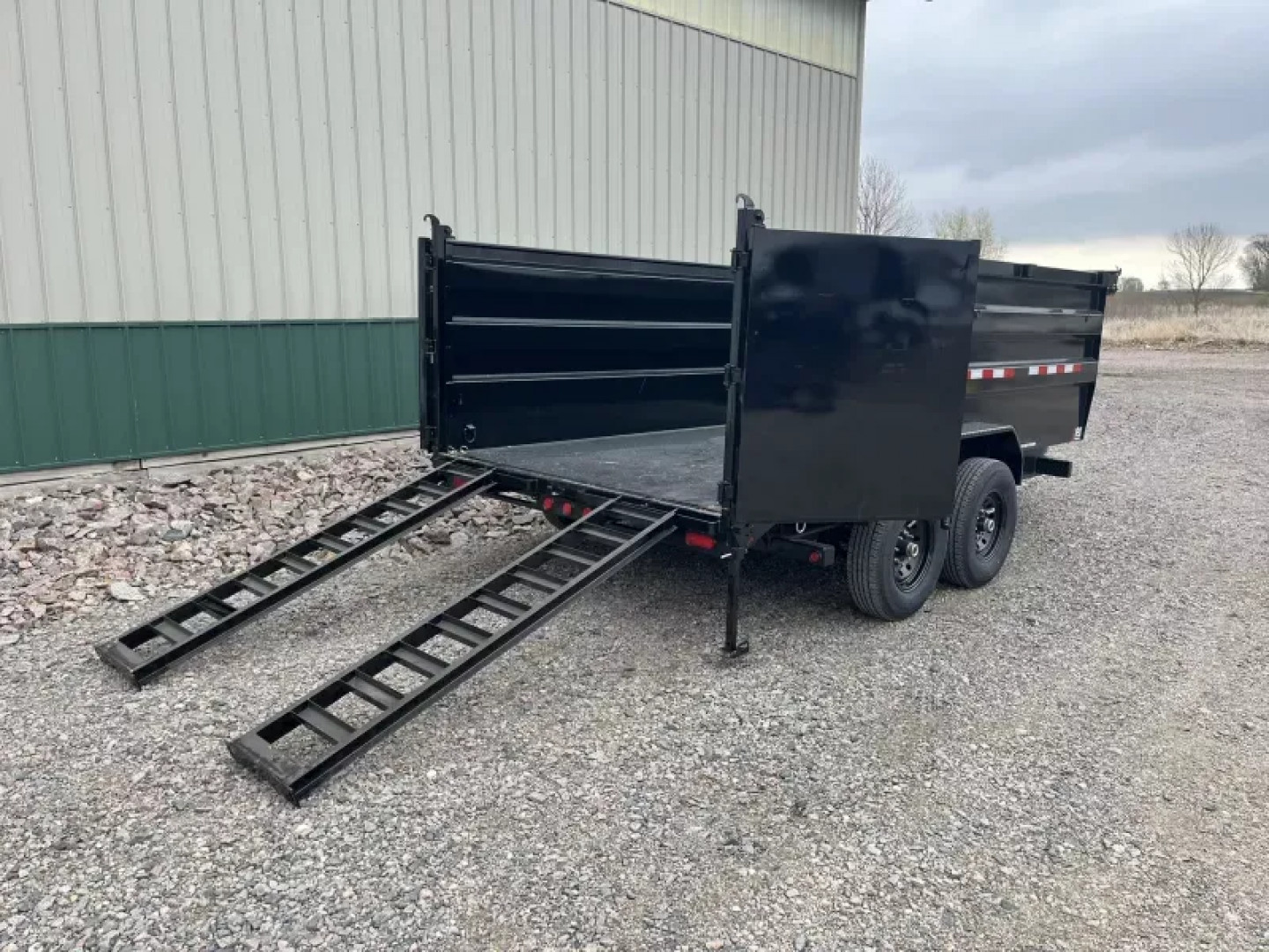 New 2025 PJ 14'x83" Low Pro High Side Dump Trailer
