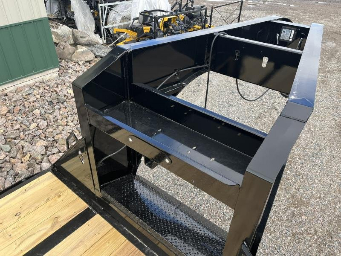 New 2025 Diamond C Trailers FMAX210 32' Hydraulic Dovetail GN Flatbed Trailer