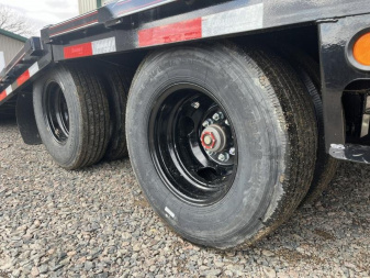New 2025 Diamond C Trailers FMAX210 32' Hydraulic Dovetail GN Flatbed Trailer