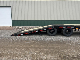 New 2025 Diamond C Trailers FMAX210 32' Hydraulic Dovetail GN Flatbed Trailer