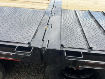 New 2025 Diamond C Trailers FMAX210 32' Hydraulic Dovetail GN Flatbed Trailer