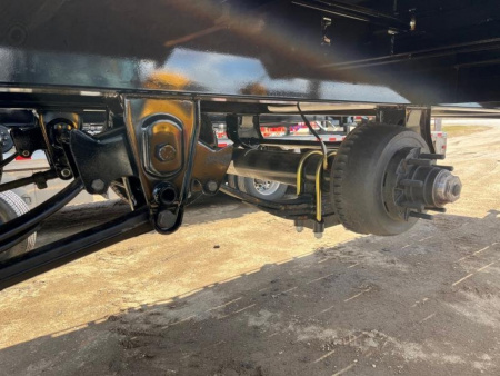 New 2025 28' PJ Low-Pro Pintle Hitch Flatbed Trailer