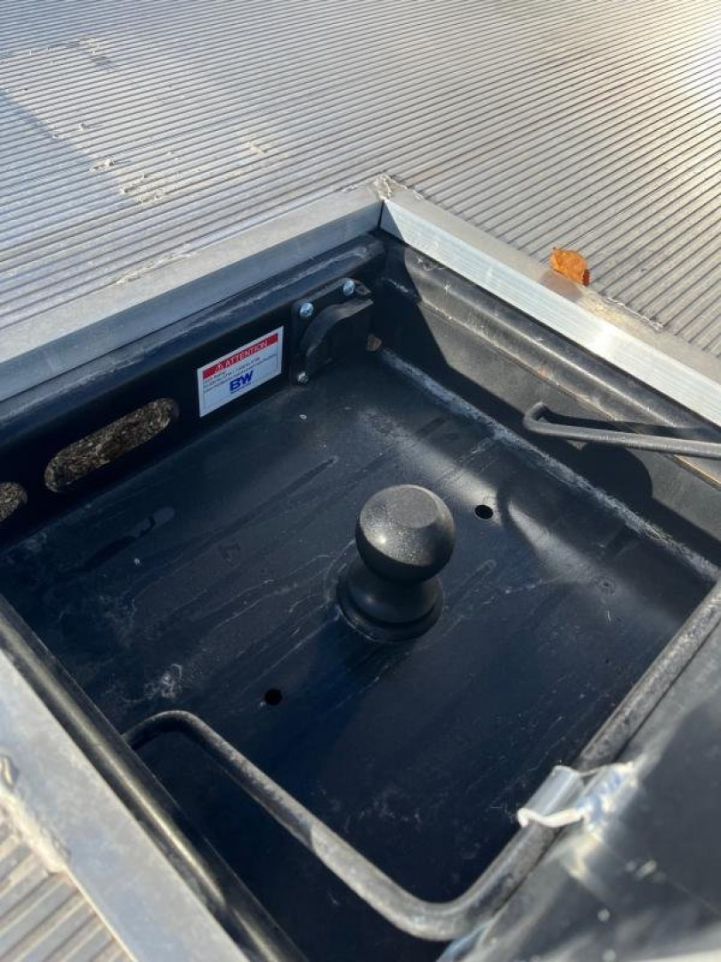 New 2025 PJ Trailers 84x102 flatbed Truck Bed