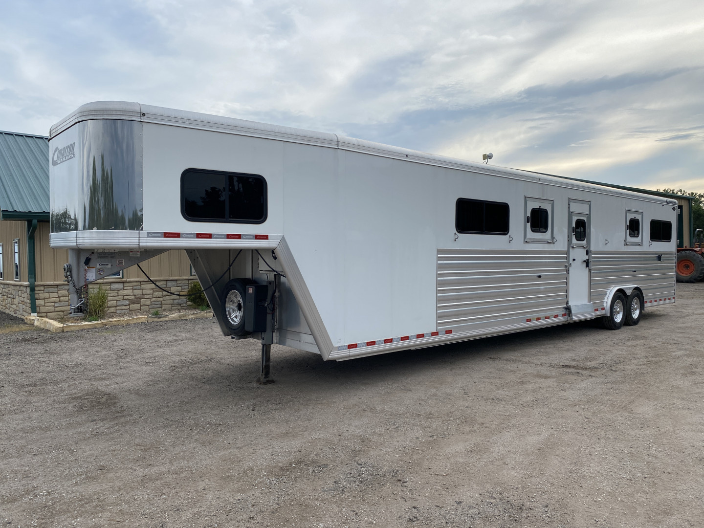 Used 2022 Cimarron 6H Head To Head