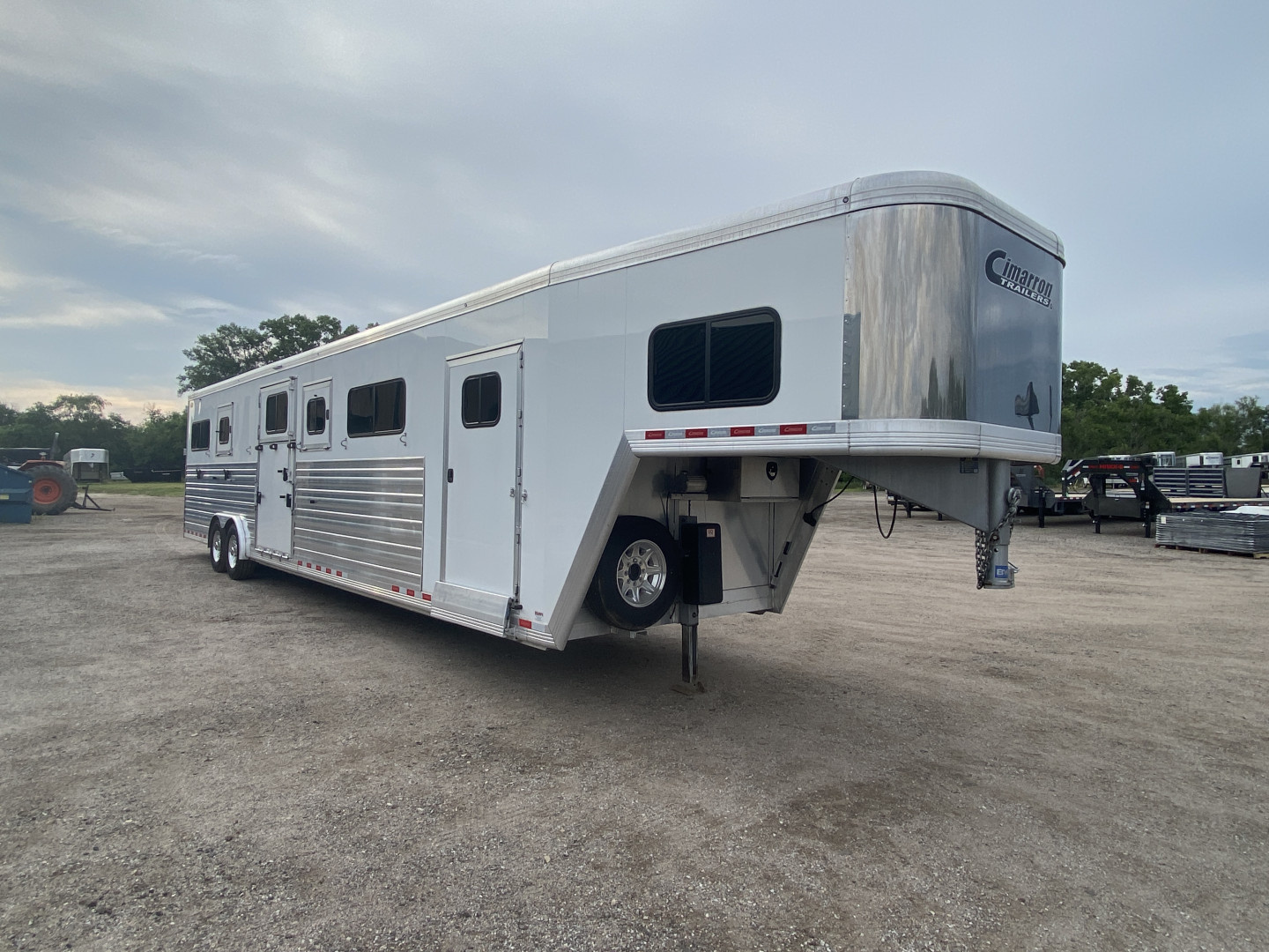 Used 2022 Cimarron 6H Head To Head