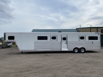 Used 2022 Cimarron Trailers 6H Horse Trailer Head To Head