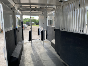 Used 2022 Cimarron 6H Head To Head