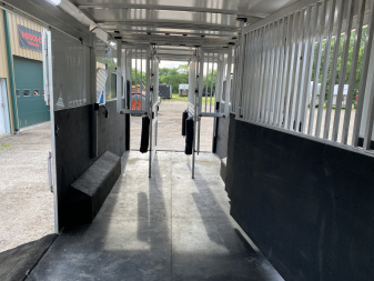 Used 2022 Cimarron 6H Head To Head