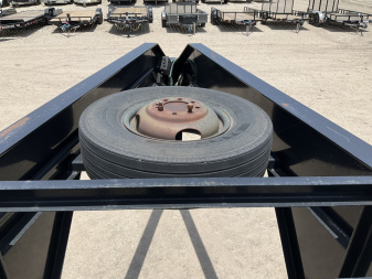 Used 2020 PJ 102"x40' GN Low-Pro Flatbed w/ Duals - LD