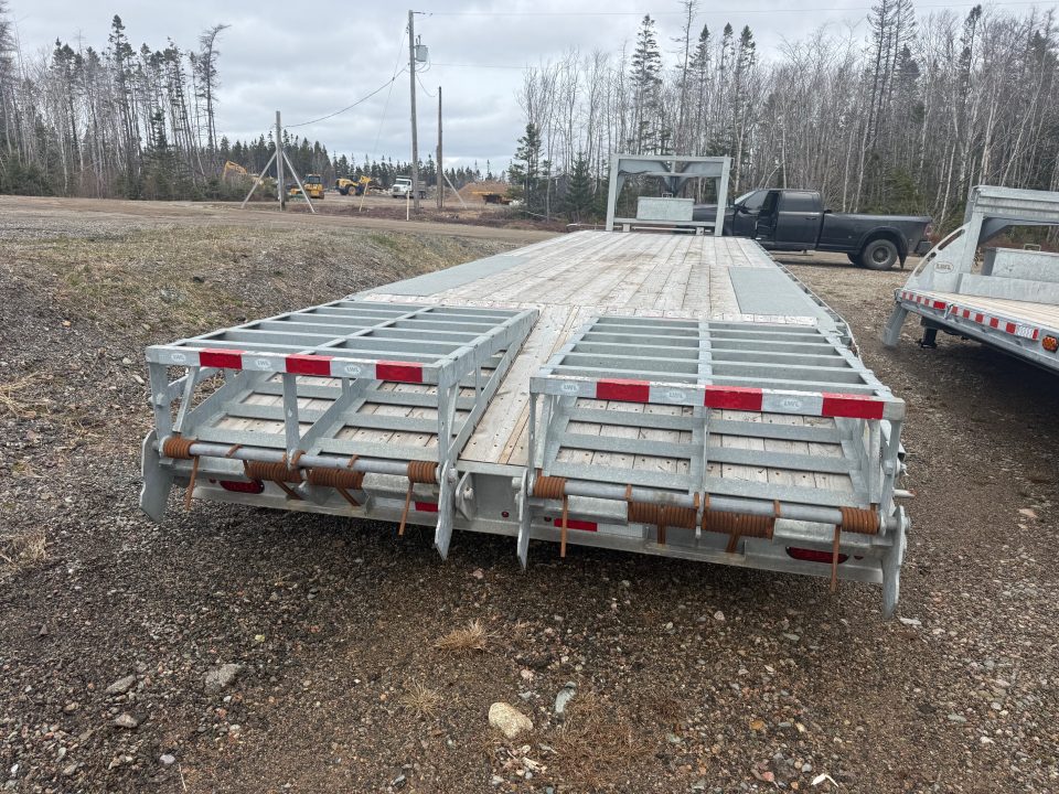 Used 2025 LWL 25 + 5 Gooseneck 21,000 Lb Deckover Trailer