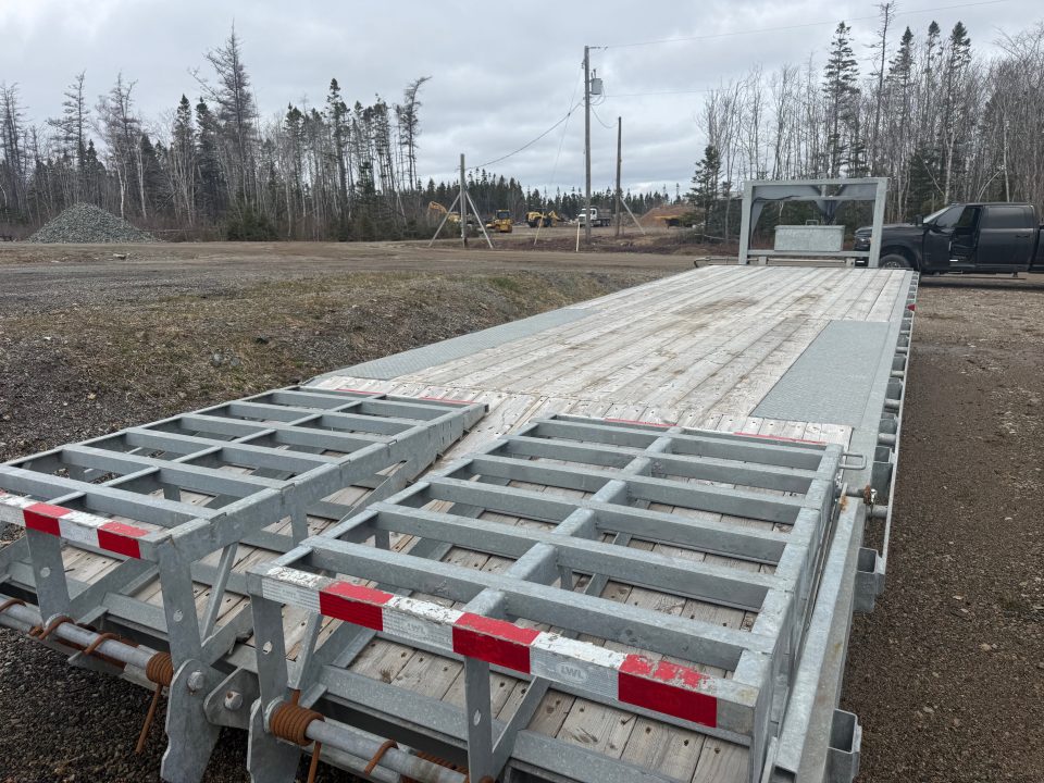 Used 2025 LWL 25 + 5 Gooseneck 21,000 Lb Deckover Trailer