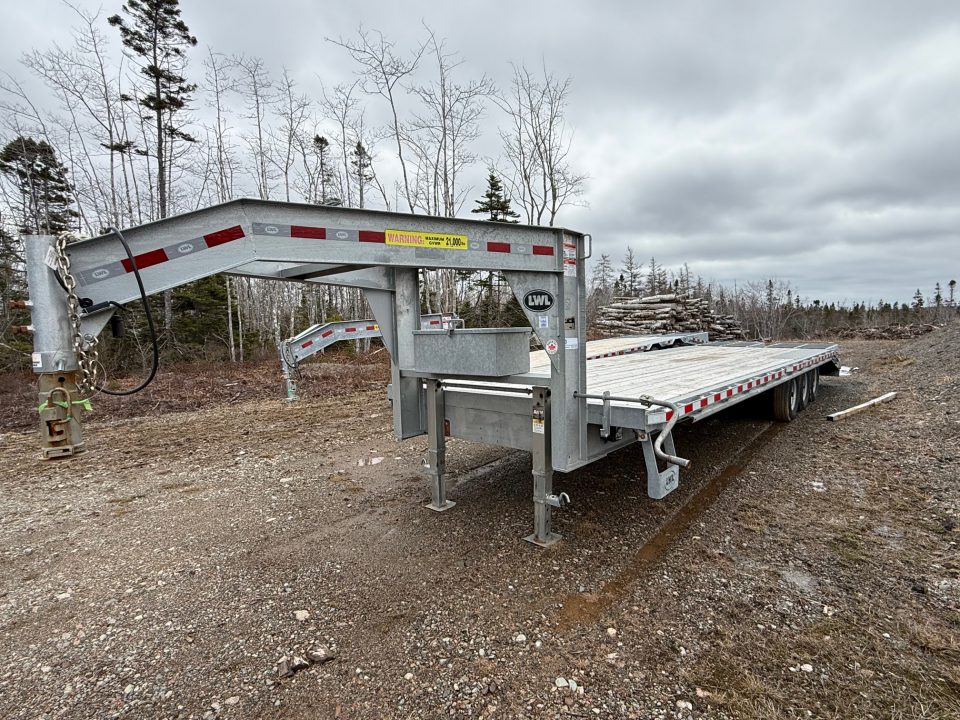 Used 2025 LWL 25 + 5 Gooseneck 21,000 Lb Deckover Trailer