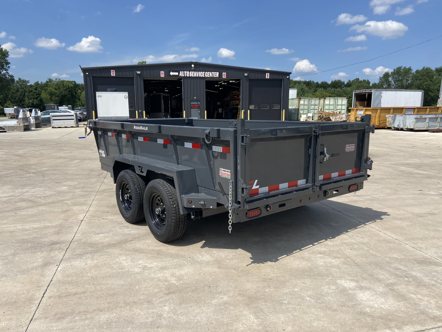 New Lamar 12' Dump Trailer