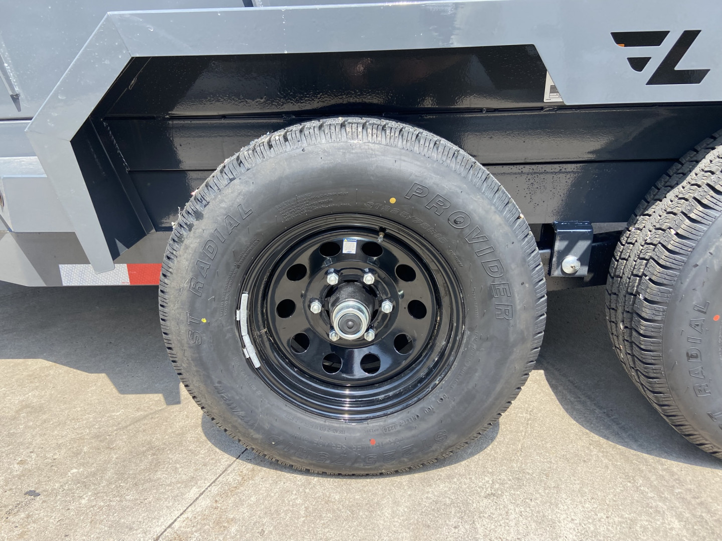 New Lamar 12' Dump Trailer