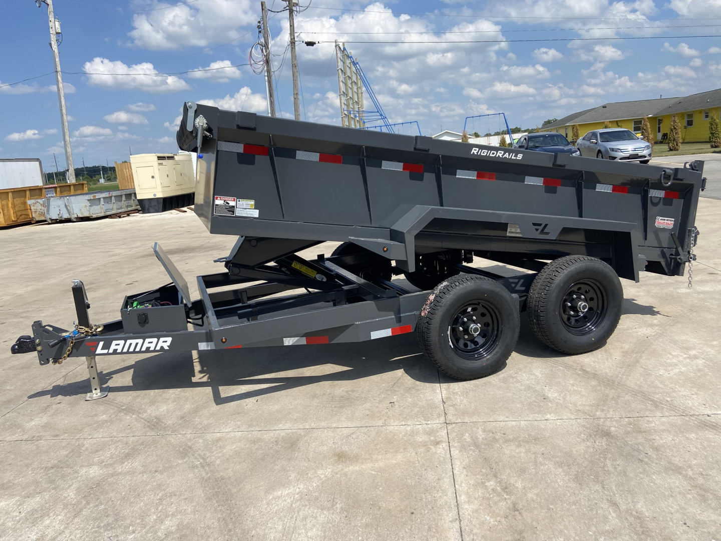 New Lamar 12' Dump Trailer
