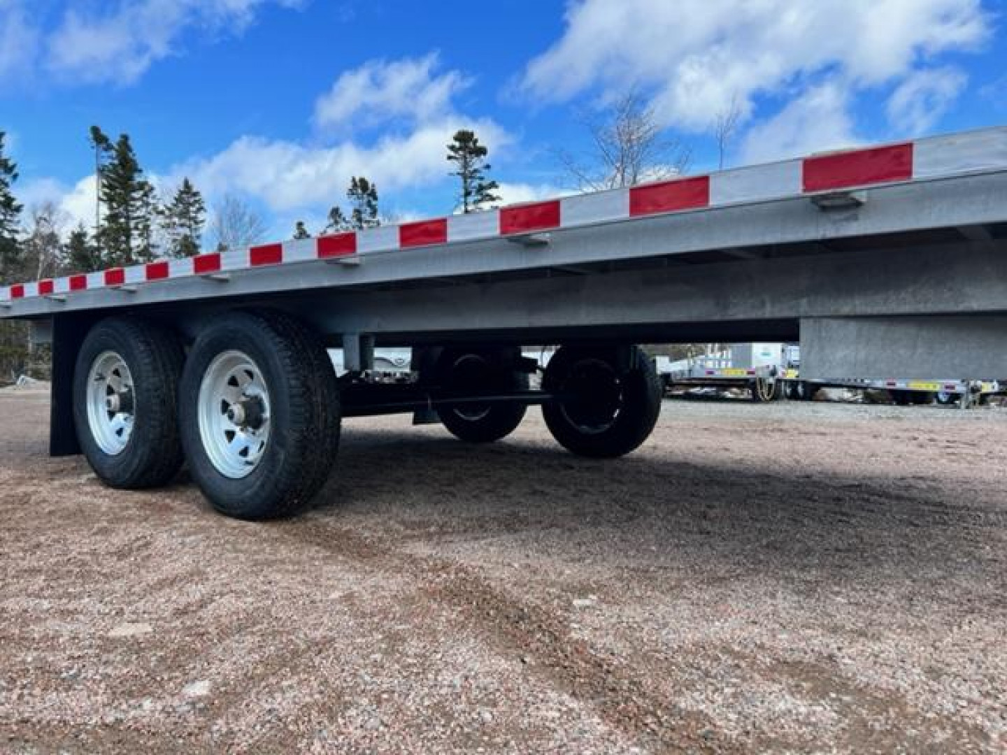 New 2025 LWL16' DKO Flatbed Trailer