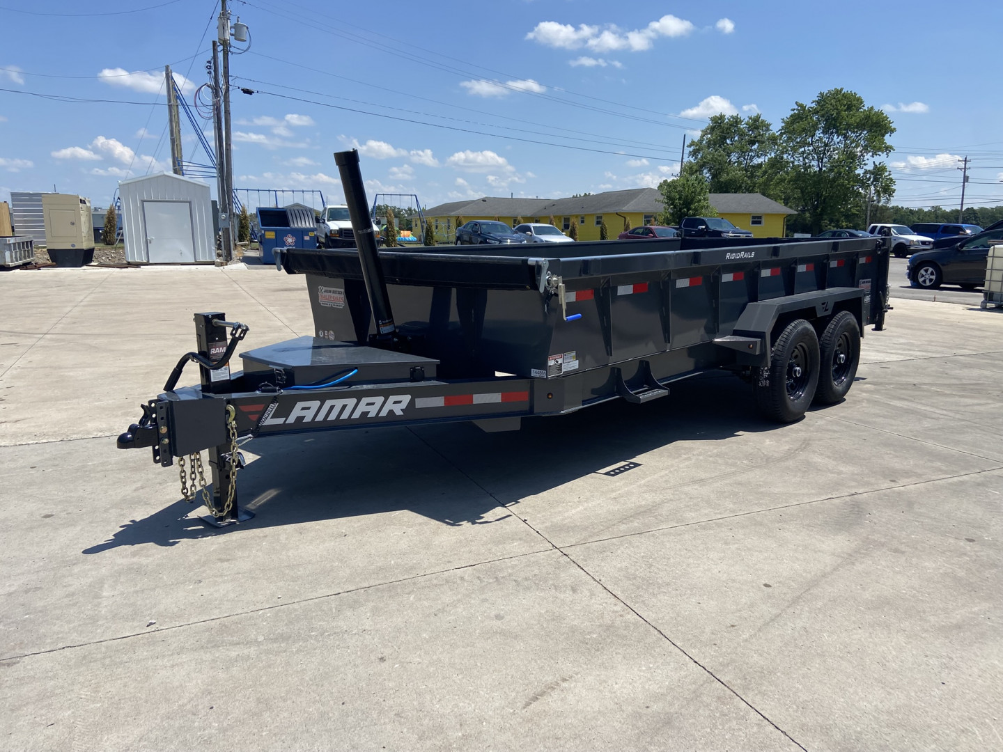 New Lamar 16' Telescopic Dump Trailer