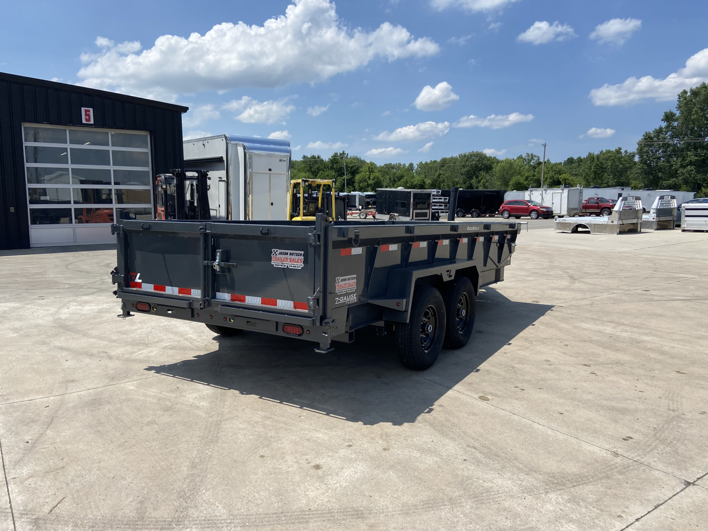 New Lamar 16' Telescopic Dump Trailer