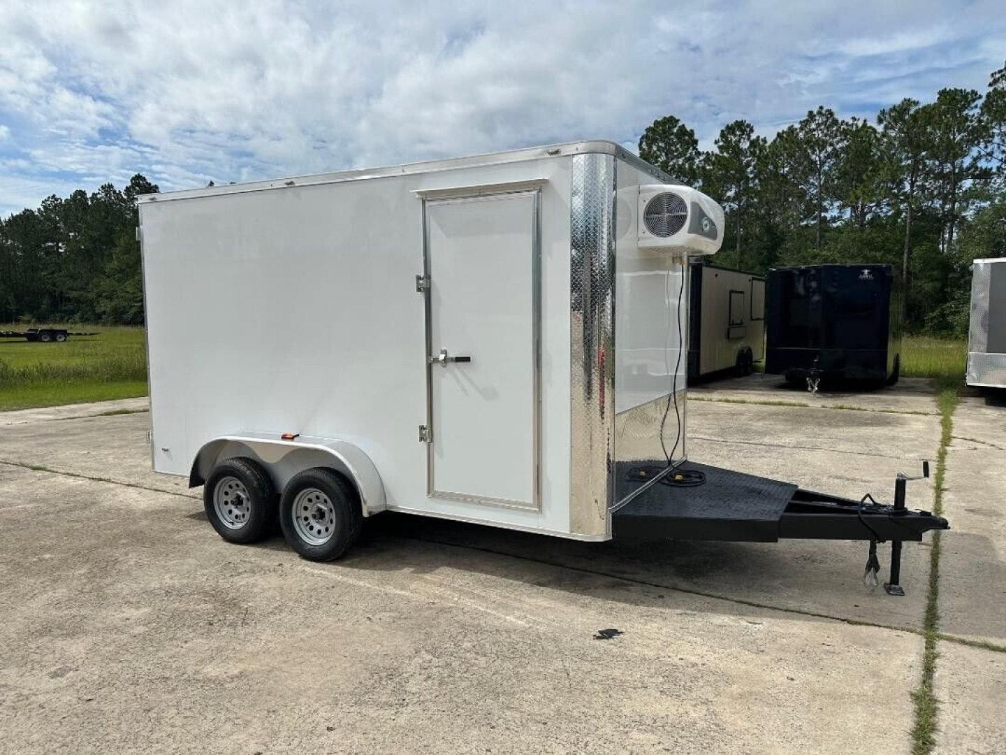New 2025 SDG 7x12 Cooler Ramp Refrigerated Trailer
