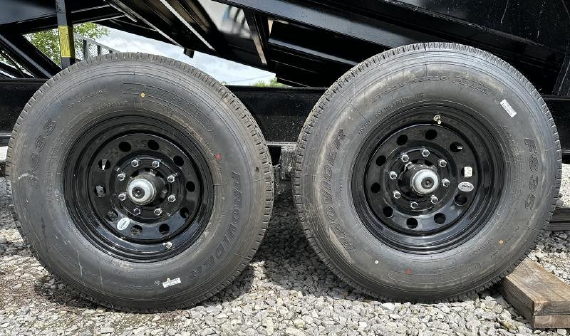 New Top Hat Trailers GNDPX140-16 (4FT SIDES) 7GA/14PLY Dump Trailer