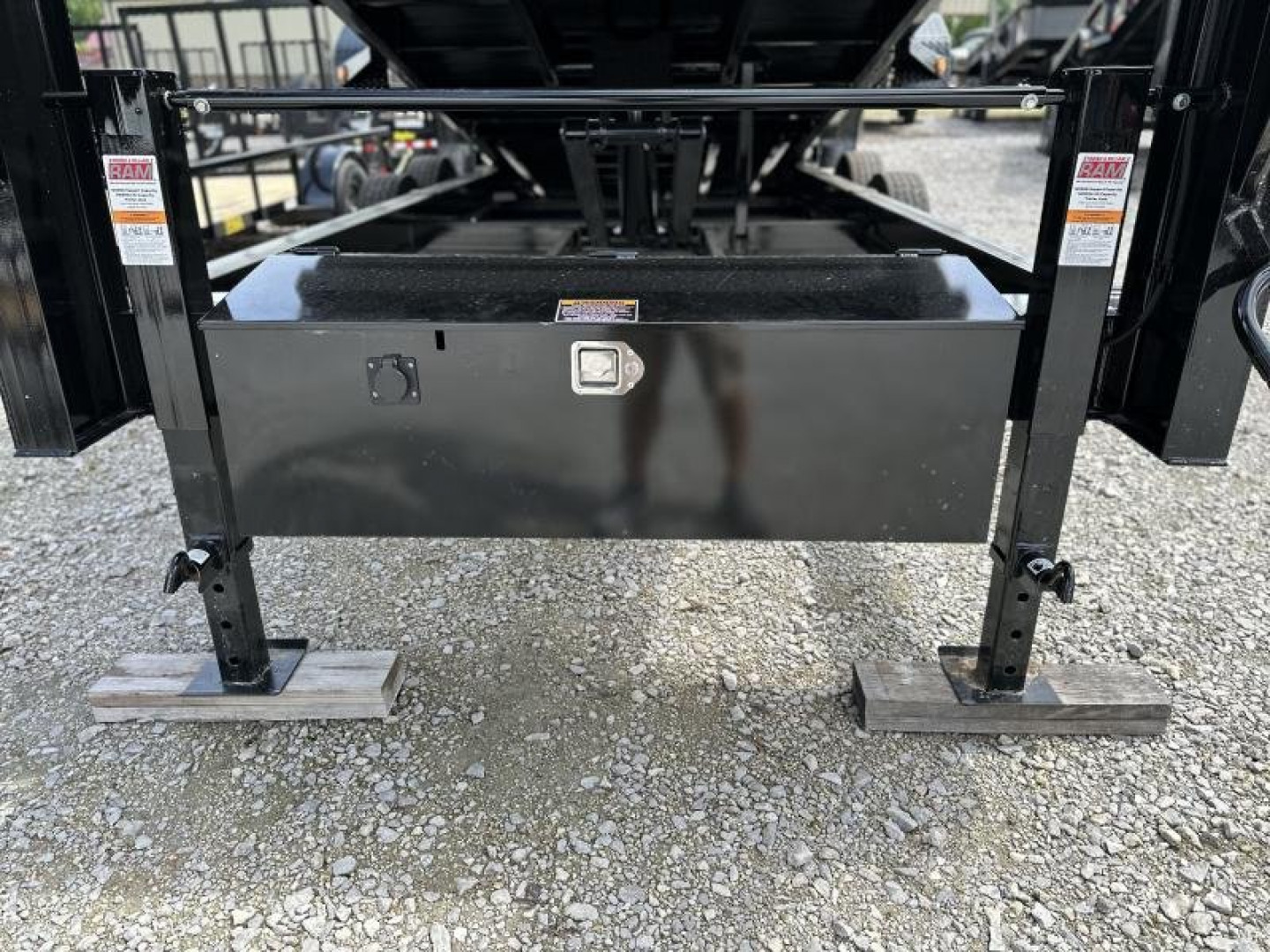 New Top Hat Trailers GNDPX140-16 (4FT SIDES) 7GA/14PLY Dump Trailer