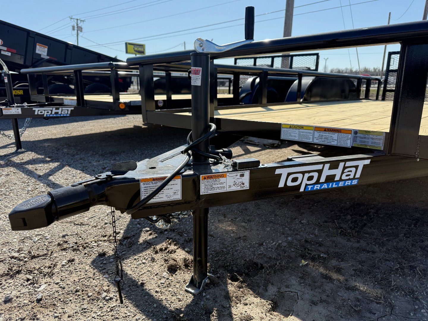 New 2025 Top Hat Trailers Utility Trailer MP14x83 w/ Dovetail