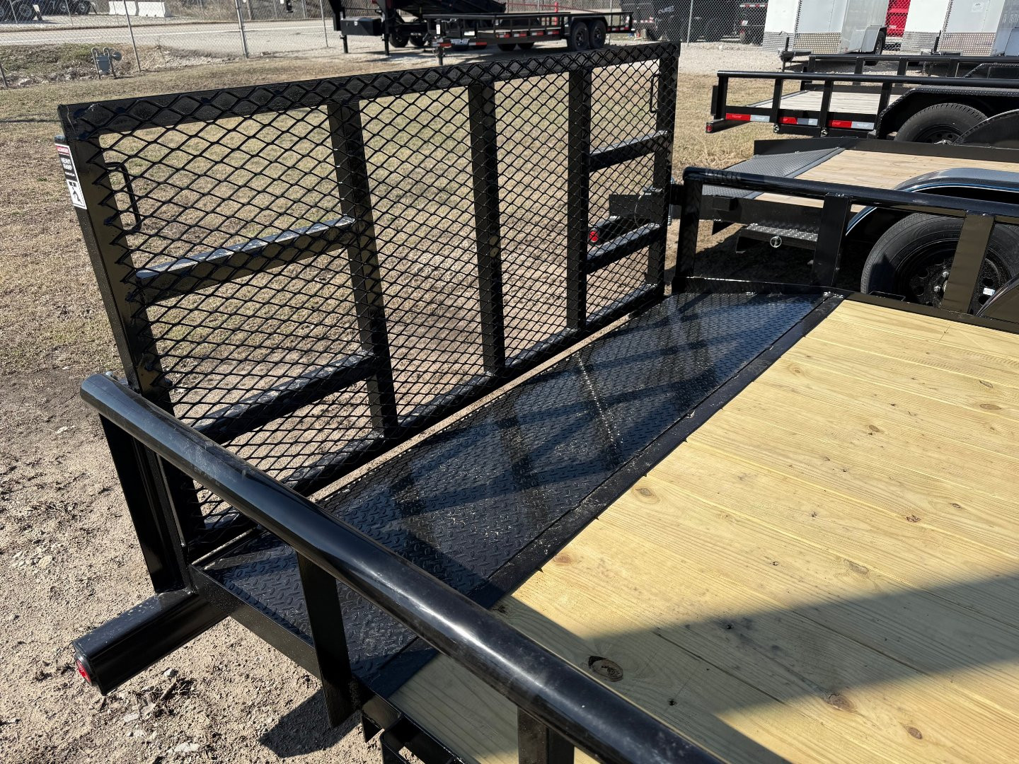 New 2025 Top Hat Trailers Utility Trailer MP14x83 w/ Dovetail