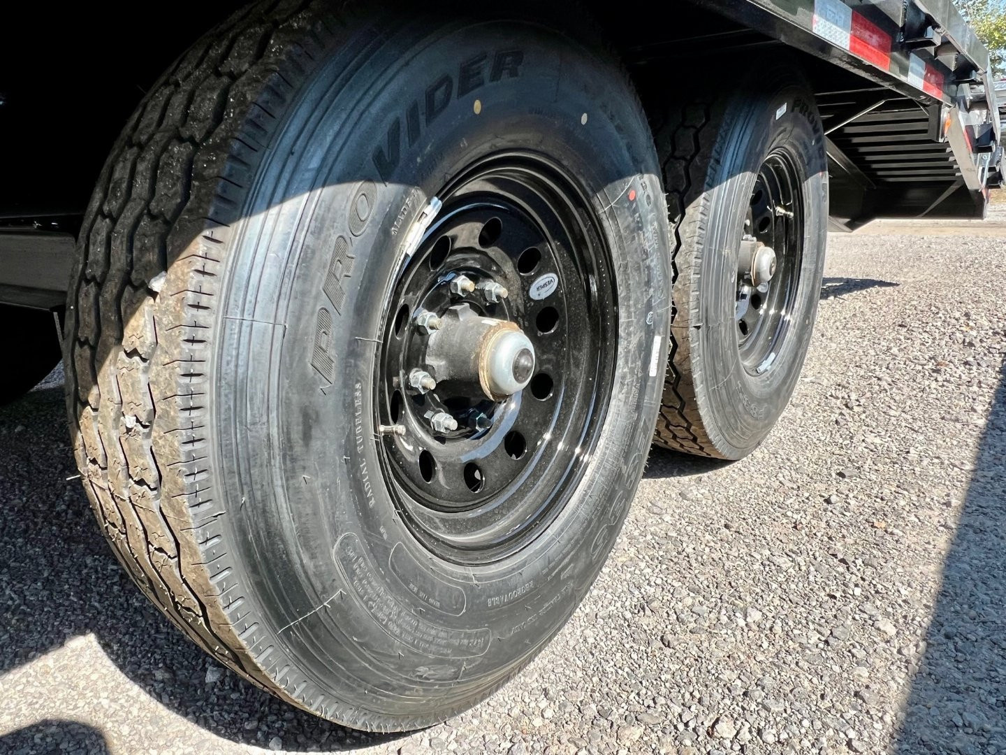 New 2026 Top Hat Trailers GN159-25x102 Flatbed Trailer w/ Jumbo Ramps & 14 Ply Tire Upg. (20' + 5')