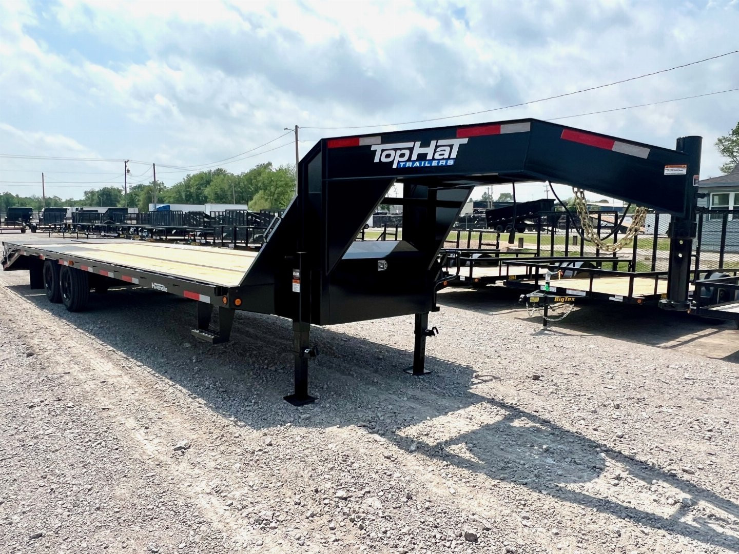 New 2024 Top Hat Trailers GN240-Super Singles Flatbed Trailer